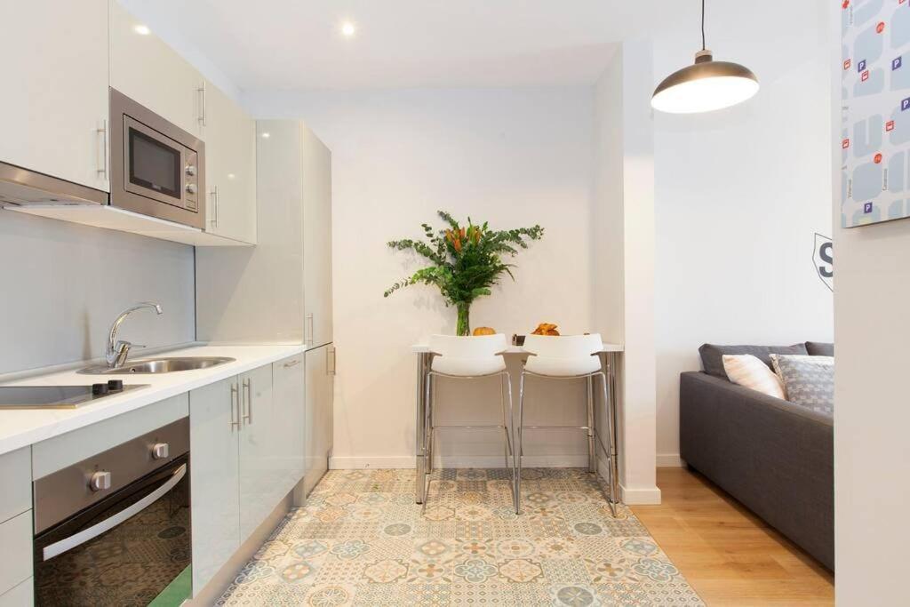 Beautiful 4Bd 4Ba Apartment In Eixample District Barcelona Exterior photo